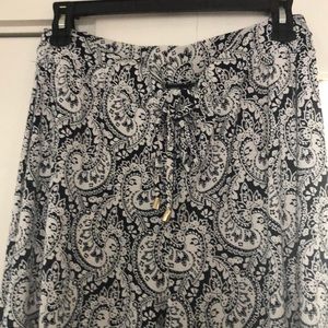 Wide leg cropped pants/shorts